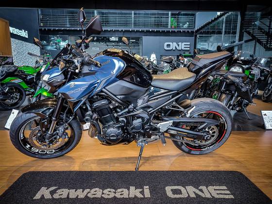 KAWASAKI Z900 